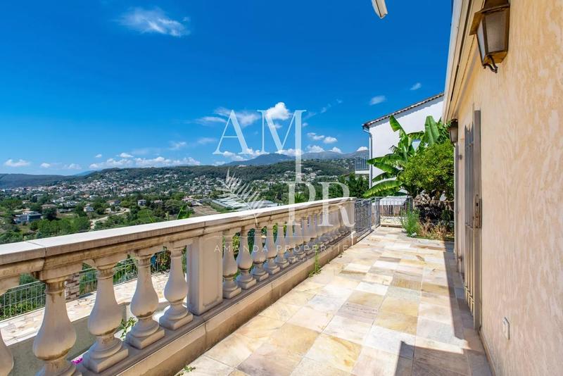 Villa - 181 m² - 7 pièces