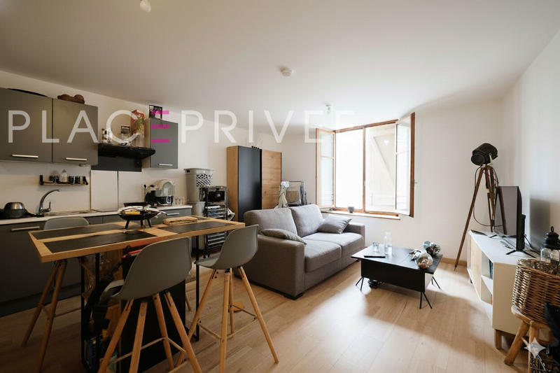 Immeuble - 256 m² - 10 pièces