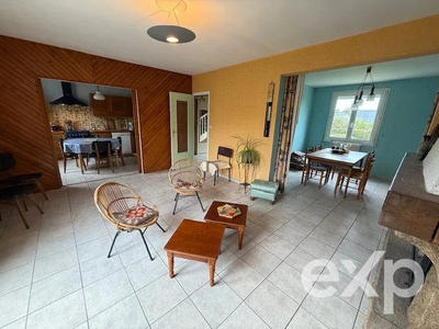 Maison - 93 m² - 4 pièces