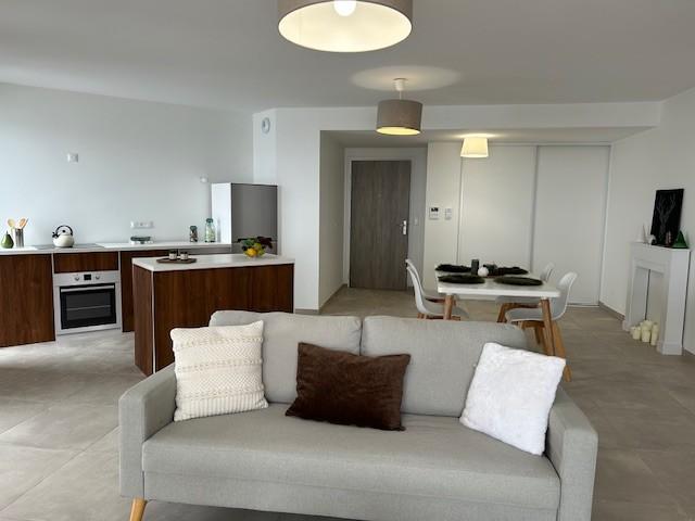 Appartement - 98 m² - 4 pièces