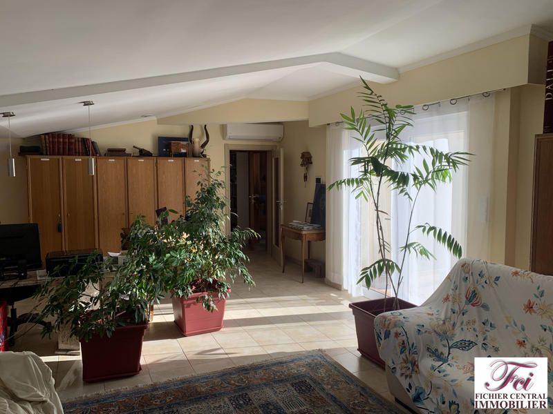 Maison - 212 m² - 6 pièces