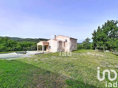 Maison - 210 m² - 7 pièces