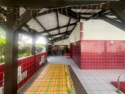 Maison - 232 m² - 10 pièces