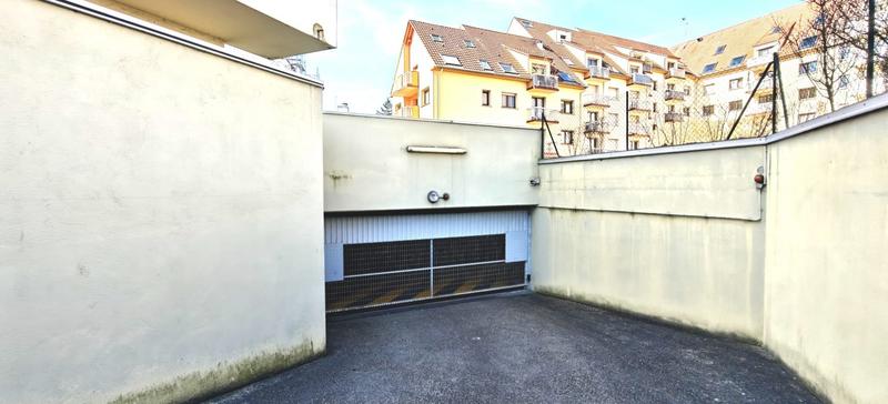Parking / Garage - 12 m²