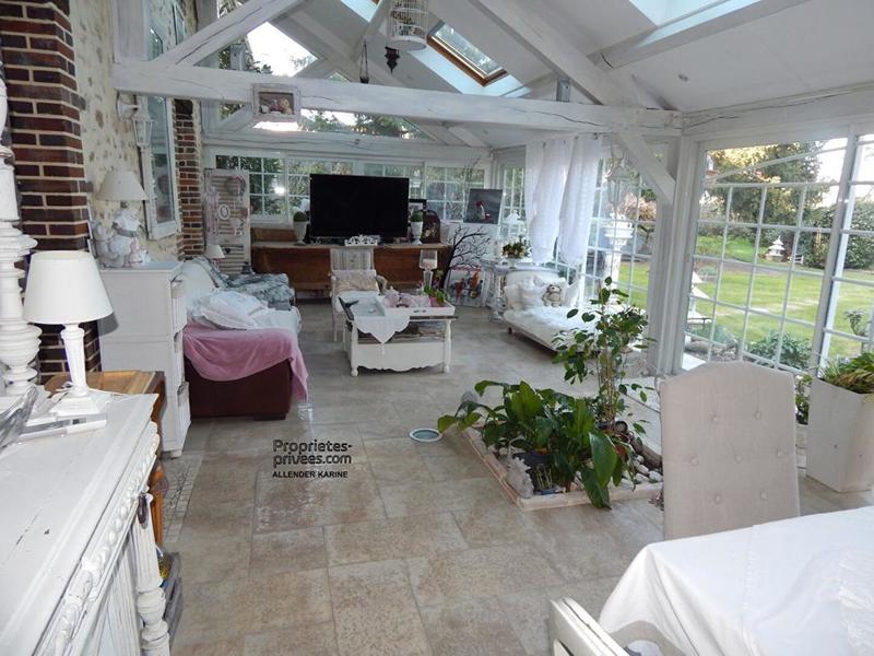 Maison - 1 000 m² - 18 pièces