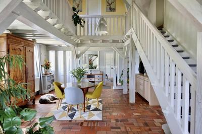 Maison - 274 m² - 6 pièces