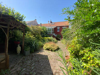 Maison - 123 m² - 8 pièces