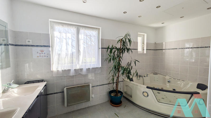 Maison - 100 m² - 3 pièces