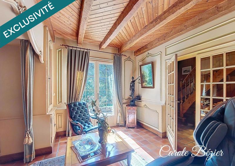 Maison - 255 m² - 8 pièces