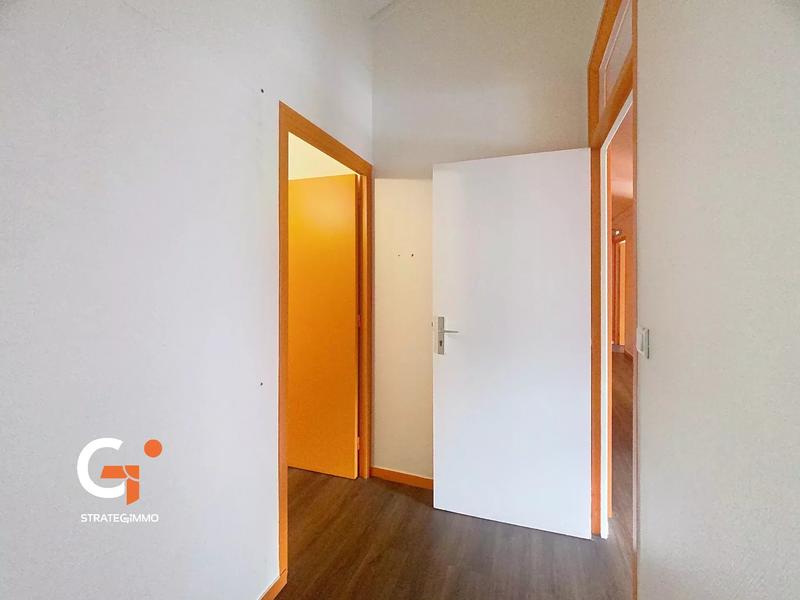 Local commercial - 238 m² - 9 pièces