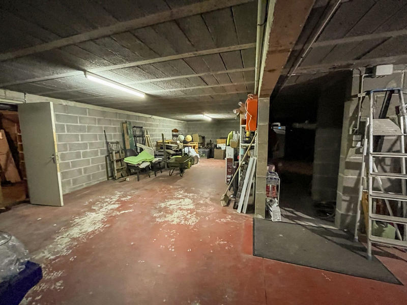 Maison - 216 m² - 7 pièces