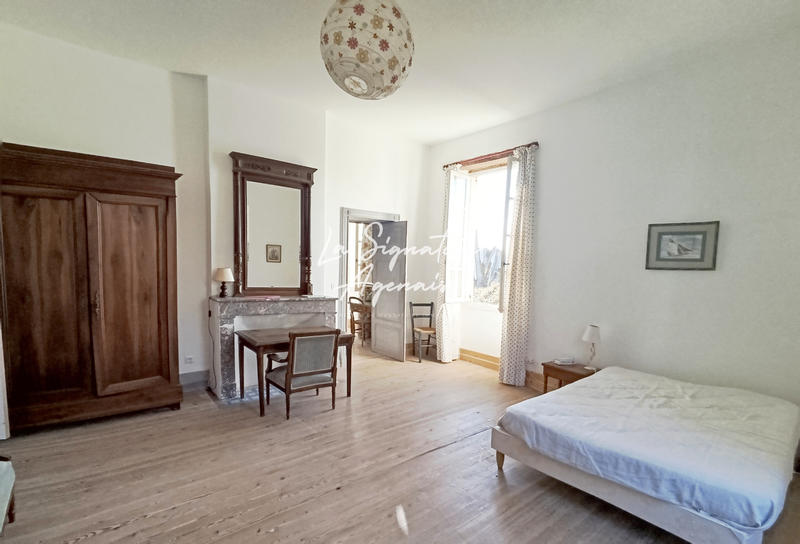 Propriété - 297 m² - 10 pièces