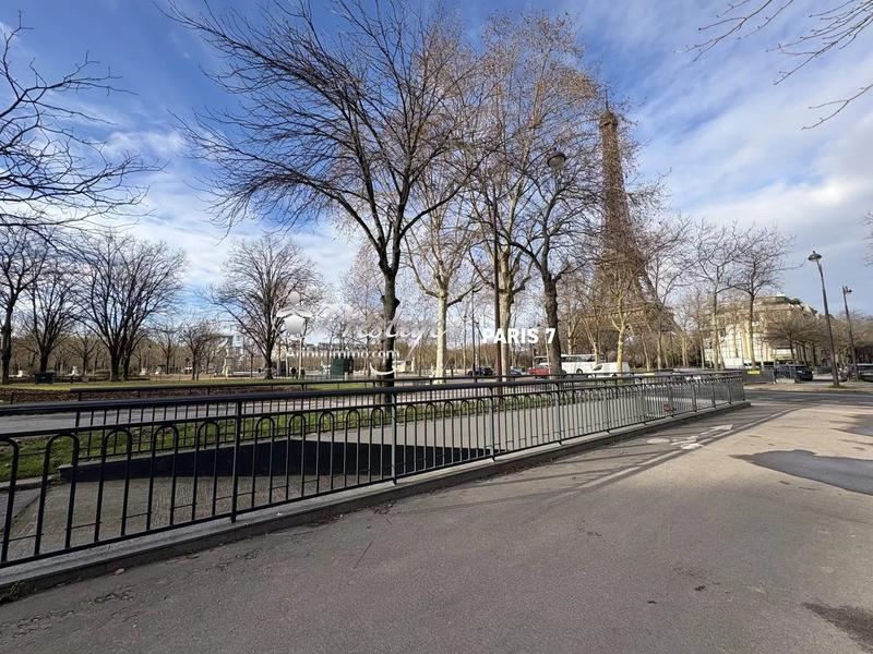 Parking / Garage - 11 m²