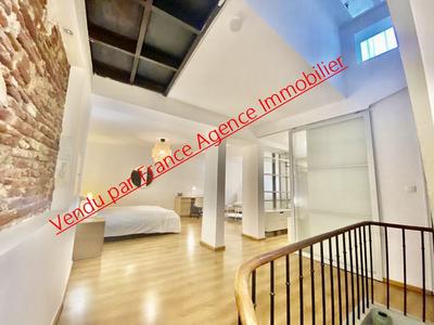 Appartement sur toit - 75 m² - 2 pièces