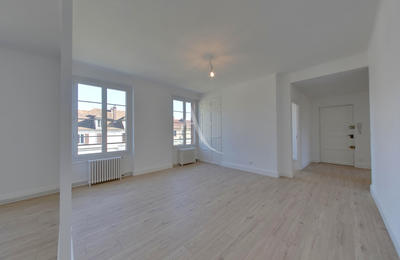 Appartement - 94 m² - 5 pièces