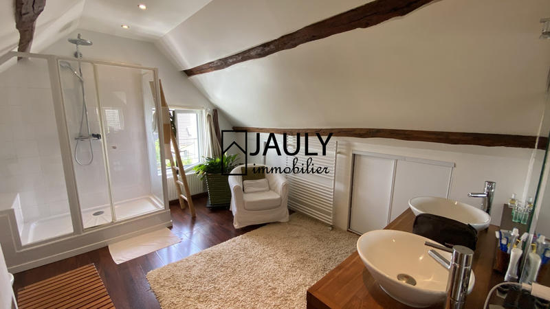 Maison - 300 m² - 9 pièces