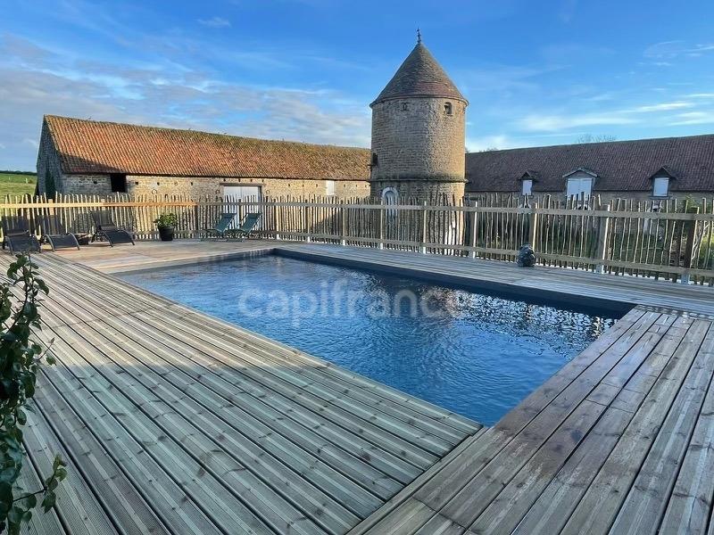 Propriété - 318 m² - 17 pièces