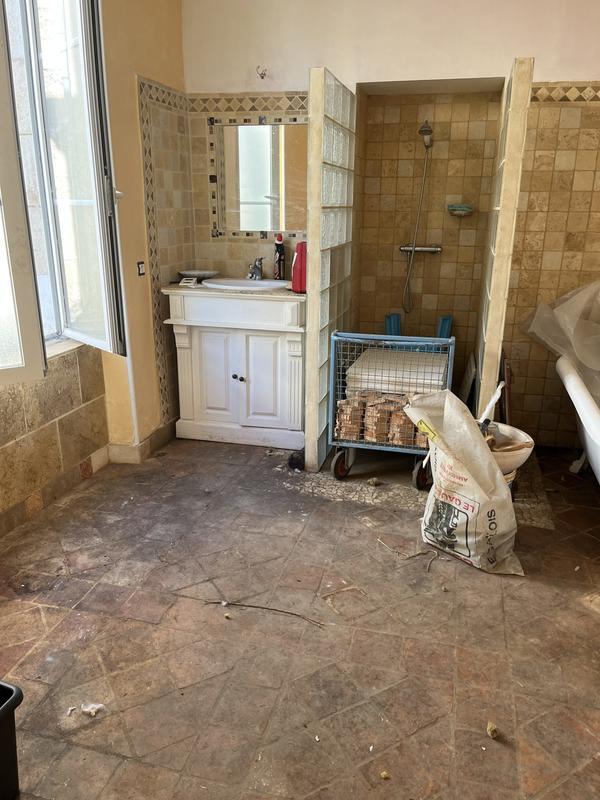 Maison - 280 m² - 9 pièces