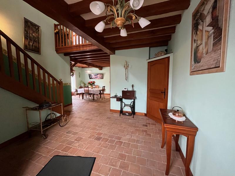 Maison traditionnelle - 233 m² - 9 pièces