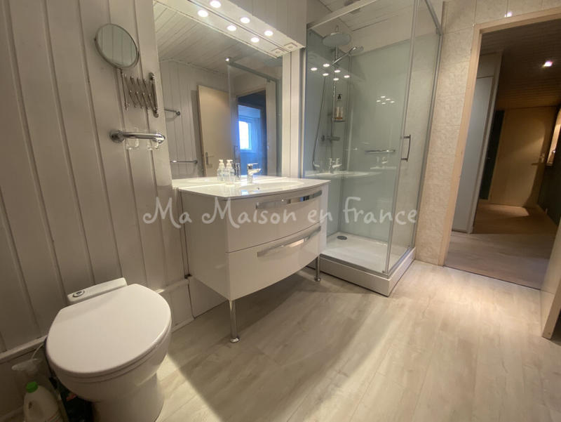 Maison - 200 m² - 7 pièces