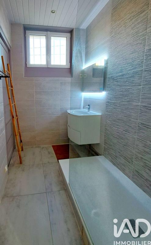 Maison - 147 m² - 8 pièces