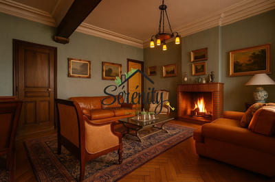 Maison - 243 m² - 8 pièces