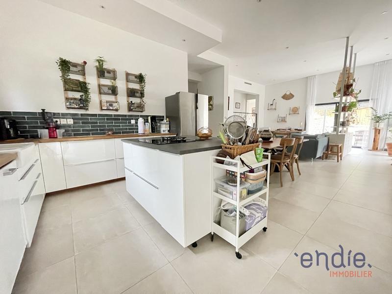 Maison - 147 m² - 6 pièces