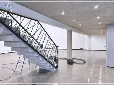 Local d'activités - 268 m²