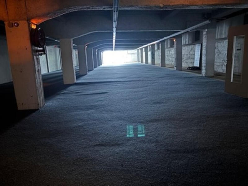 Local commercial - 1 203 m²