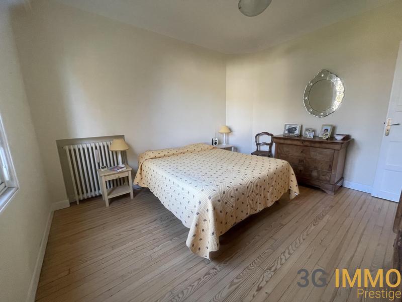 Maison - 220 m² - 6 pièces