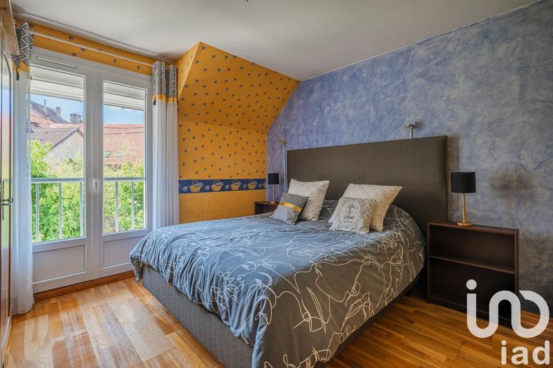 Maison - 181 m² - 7 pièces