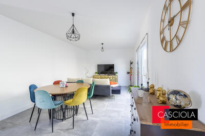 Maison - 80 m² - 4 pièces