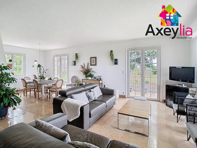 Maison - 214 m² - 8 pièces