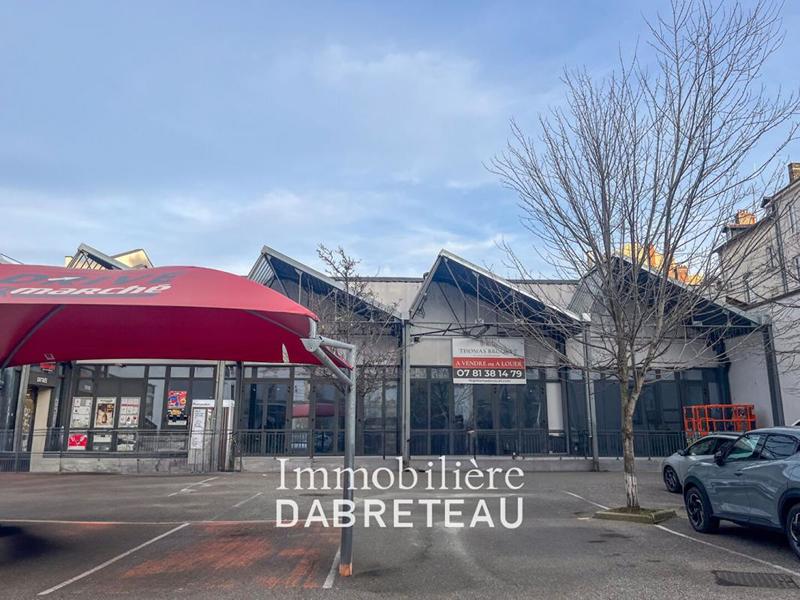 Local d'activité / Entrepôt - 596 m²
