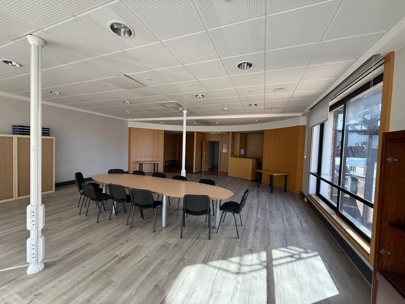 Bureau - 337 m² - 11 pièces