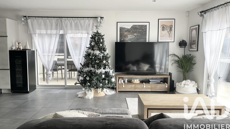 Maison - 96 m² - 5 pièces