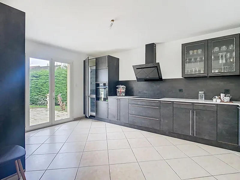 Maison - 180 m² - 7 pièces