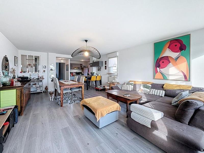 Appartement - 93 m² - 4 pièces