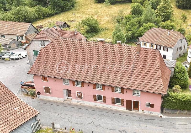 Maison de village - 303 m² - 9 pièces