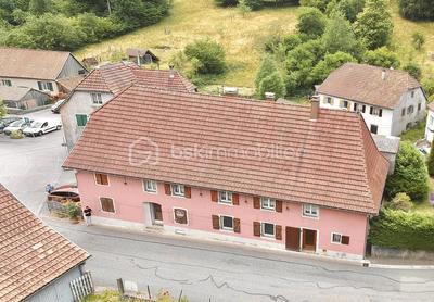 Maison de village - 303 m² - 9 pièces