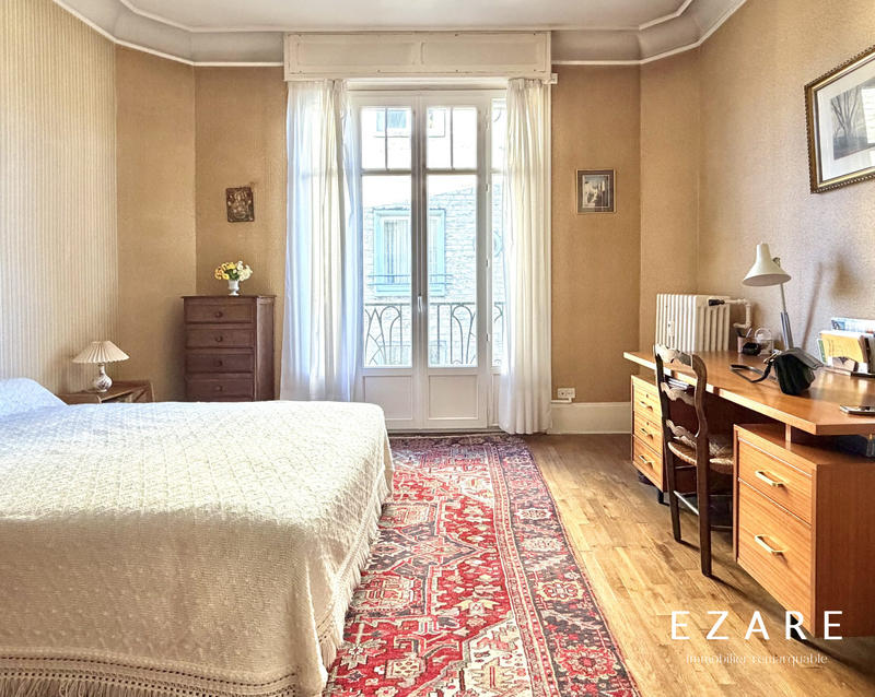 Appartement - 191 m² - 6 pièces