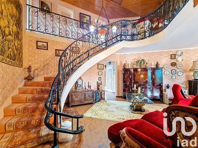 Maison - 225 m² - 8 pièces