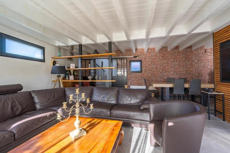 Maison - 151 m² - 8 pièces