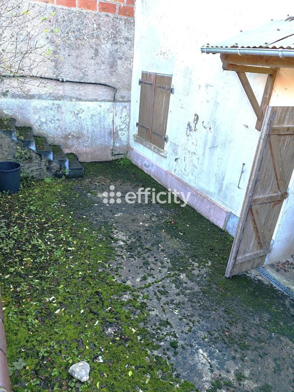 Maison - 310 m² - 12 pièces