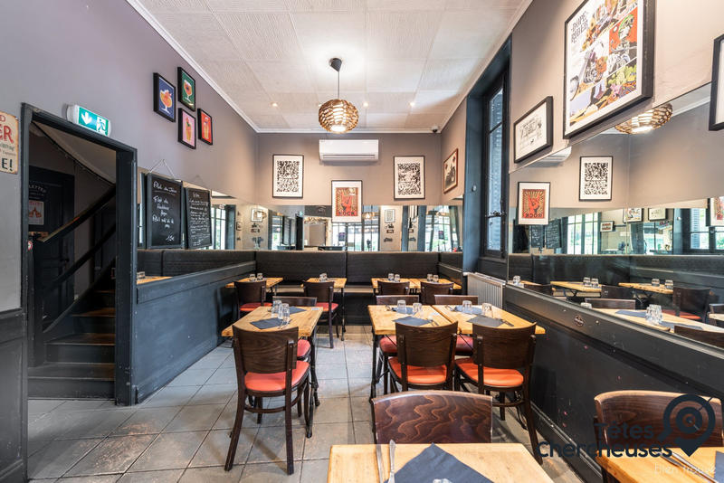 Maison - 213 m² - 7 pièces