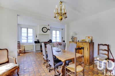 Maison - 230 m² - 8 pièces
