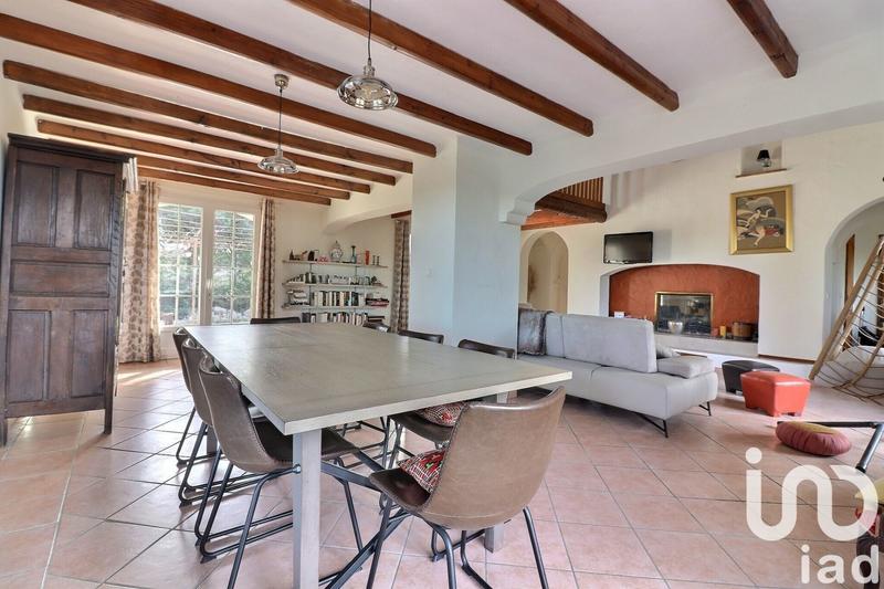 Maison - 216 m² - 6 pièces