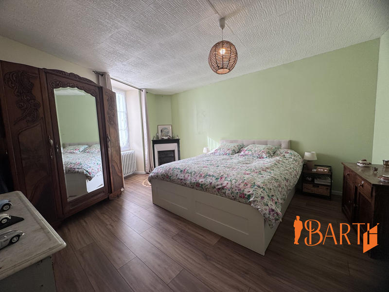 Maison ancienne - 317 m² - 7 pièces