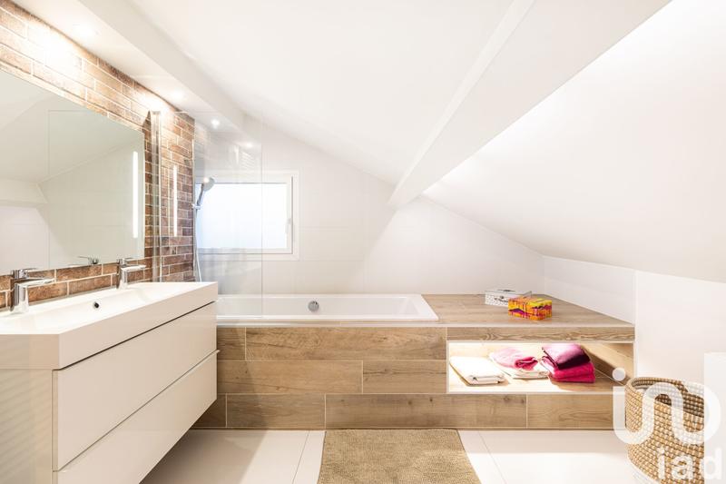 Maison - 170 m² - 7 pièces