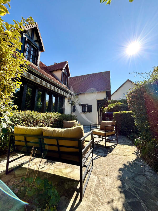 Maison - 163 m² - 7 pièces